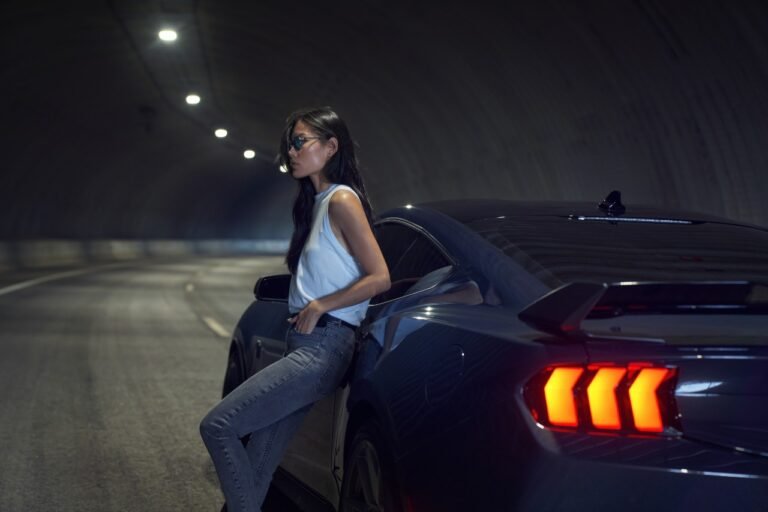 Mustang Dark Horse With Model